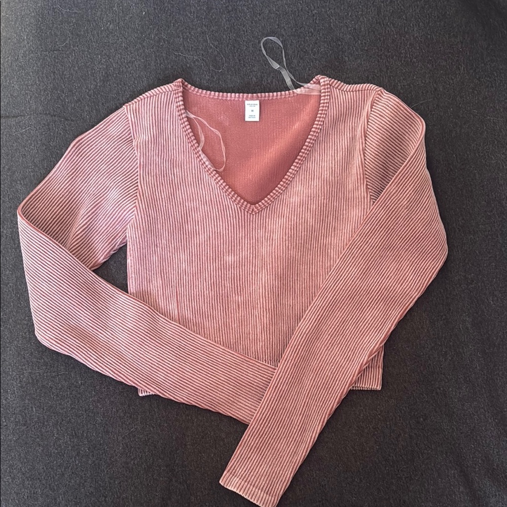 Ribbed V-Neck Long Sleeve Top